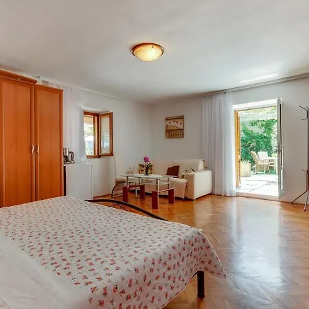 Appartement With Parking Space Nerezine, Losinj - 8049 *