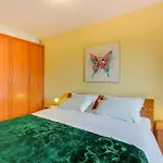 With Parking Space Nerezine, Losinj - 8049 Apartman *