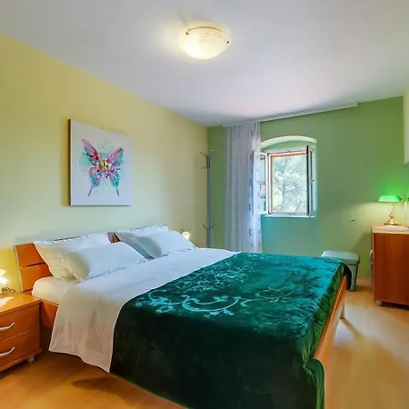 Gasthuis Apartments&rooms With Parking Space Nerezine, Losinj - 8049 Nerezine
