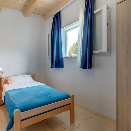 Apartments&rooms With Parking Space Nerezine, Losinj - 8049 Gasthuis Nerezine