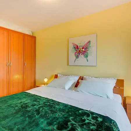 Apartments&rooms With Parking Space Nerezine, Losinj - 8049 Gasthuis 3*