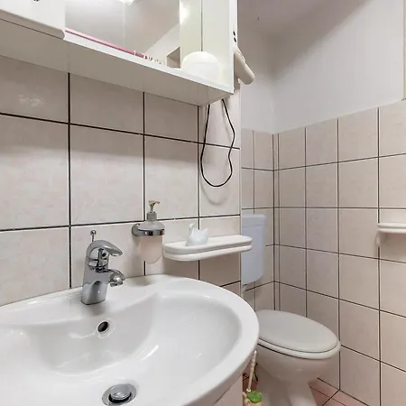 Apartments&rooms With Parking Space Nerezine, Losinj - 8049 Gasthuis Nerezine