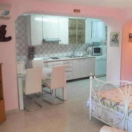 With Parking Space Nerezine, Losinj - 8049 Apartment